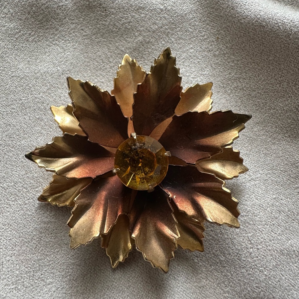 Elegant Gold and Brown Leaf Brooch